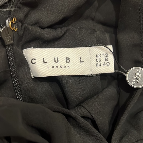 WHIMSICAL
BLACK CHIFFON PLUNGE
FISHTAIL MAXI DRESS WITH
SCARF DESIGN - Picture 9 of 10